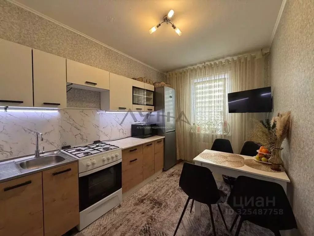 2-к кв. Татарстан, Набережные Челны пос. ЗЯБ, ул. Хади Такташа, 14В ... - Фото 1