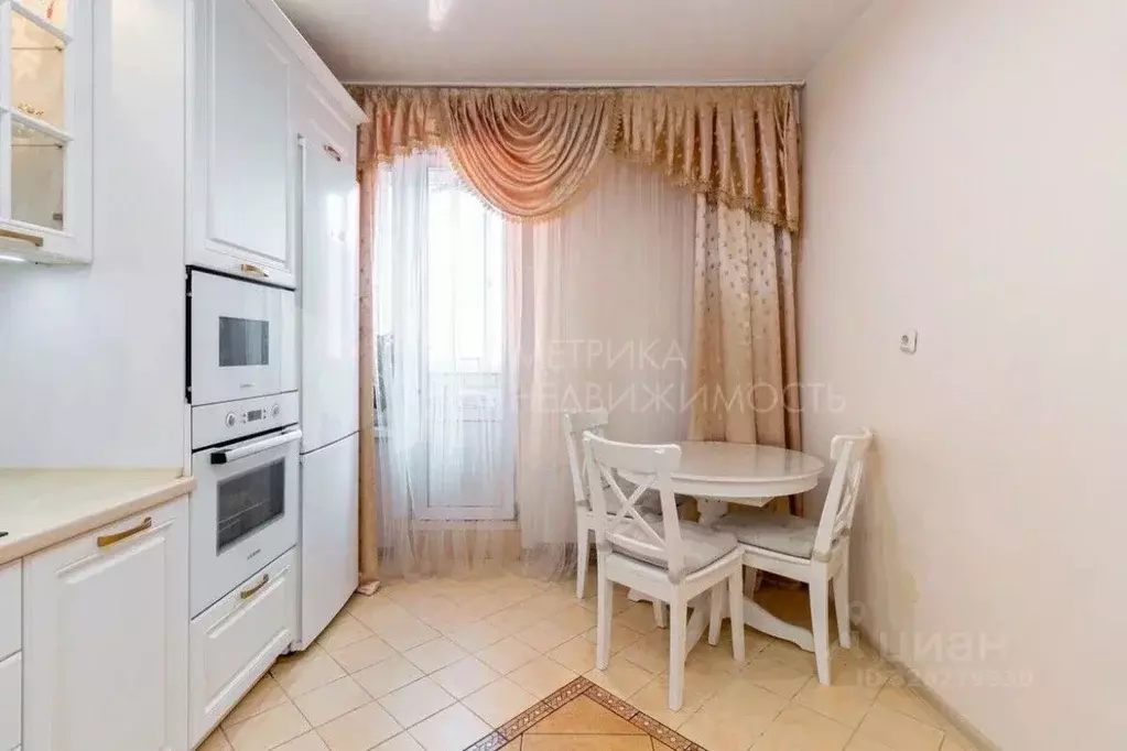 3-к кв. Тюменская область, Тюмень Заречный проезд, 37к1 (82.7 м) - Фото 1