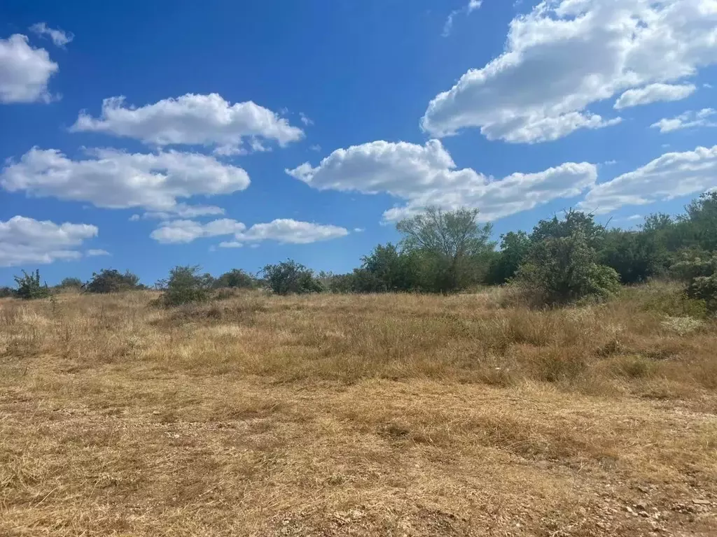 Участок в Крым, Кировский район, Первомайское с/пос, с. Изюмовка ул. ... - Фото 0