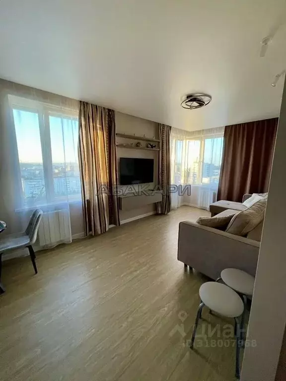 3-к кв. Красноярский край, Красноярск ул. Ленина, 221 (74.0 м) - Фото 0