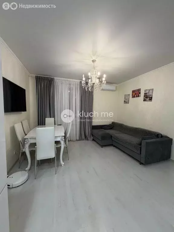 3-комнатная квартира: Казань, улица Профессора Камая, 8А (75 м) - Фото 0