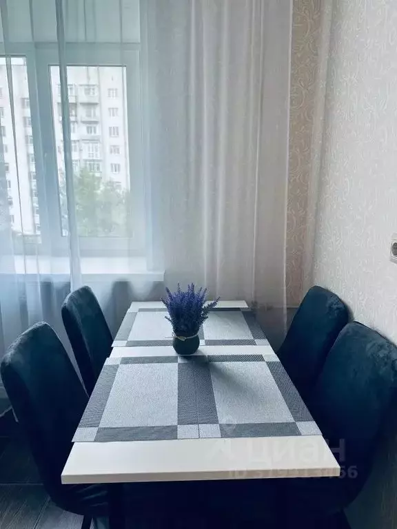 2-к кв. Омская область, Омск ул. Ивана Алексеева, 8 (45.0 м) - Фото 1