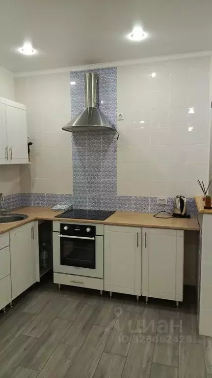 Студия Краснодарский край, Краснодар ул. Цезаря Куникова, 18лит6 (42.6 ... - Фото 1