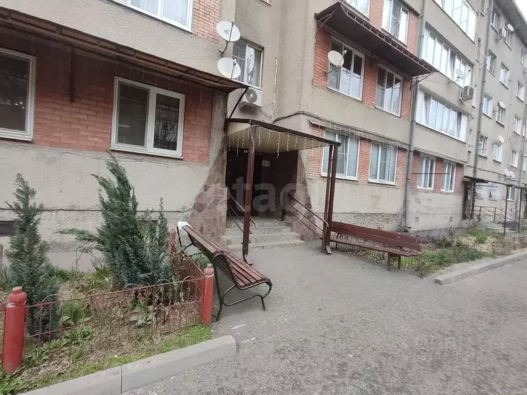 2-к кв. Северная Осетия, Владикавказ ул. Братьев Щукиных, 61 (52.0 м) - Фото 0