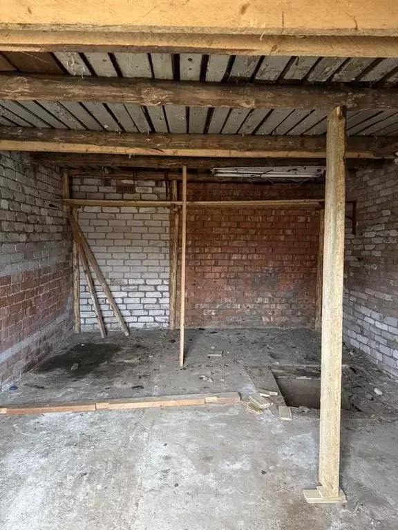 Гараж в Новгородская область, Валдайский район, Рощинское с/пос, пос. ... - Фото 1