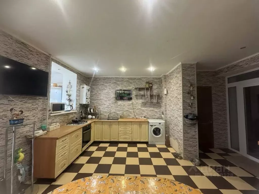 4-к кв. Крым, Алушта ул. Туристов (149.0 м) - Фото 0