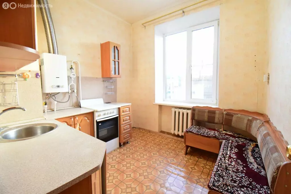 4-комнатная квартира: Серафимовский, 22-й квартал, 10 (81.6 м) - Фото 0