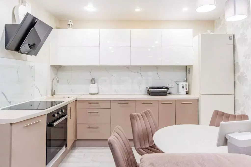 2-к кв. Тюменская область, Тюмень ул. Обдорская, 1 (59.0 м) - Фото 1