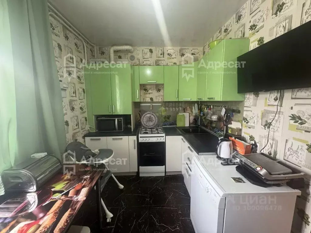 2-к кв. Волгоградская область, Волгоград ул. Солнечникова, 7 (55.4 м) - Фото 0