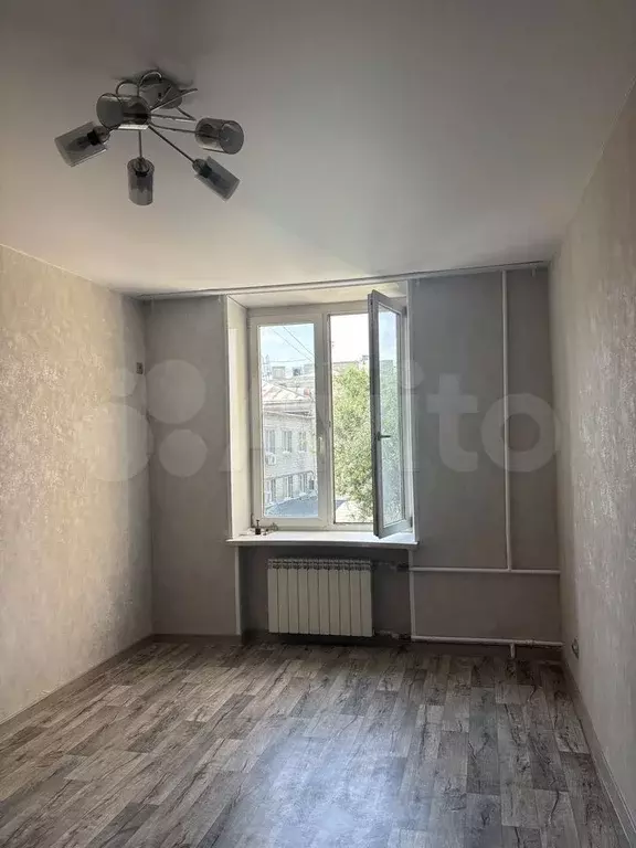 Комната 17,9 м в 9-к., 4/5 эт. - Фото 1