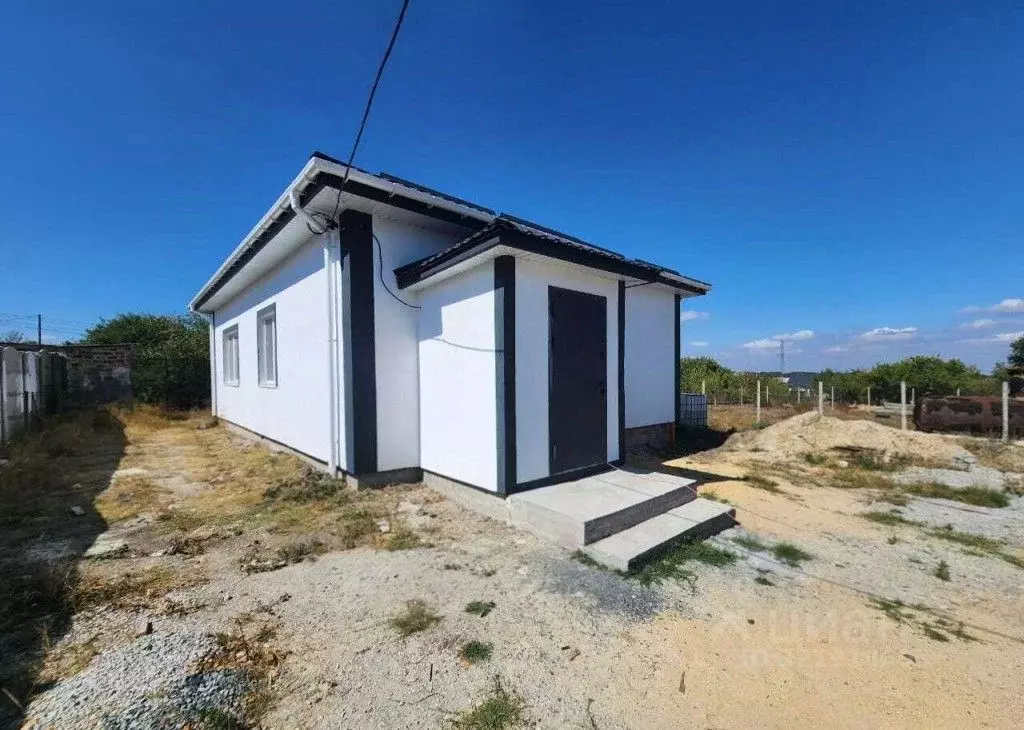 Дом в Крым, Симферопольский район, Трудовское с/пос, пос. Айкаван ул. ... - Фото 1