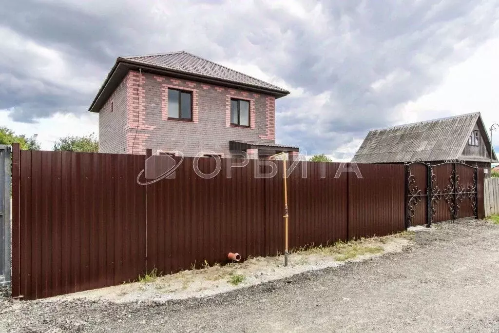 Дом в Тюменская область, Тюмень Березняковский мкр, ул. Березняковская ... - Фото 1