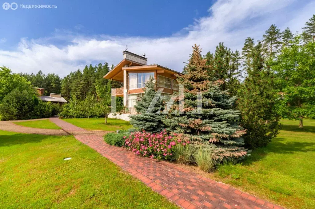 Дом в Громовское сельское поселение, посёлок Портовое (360 м) - Фото 1