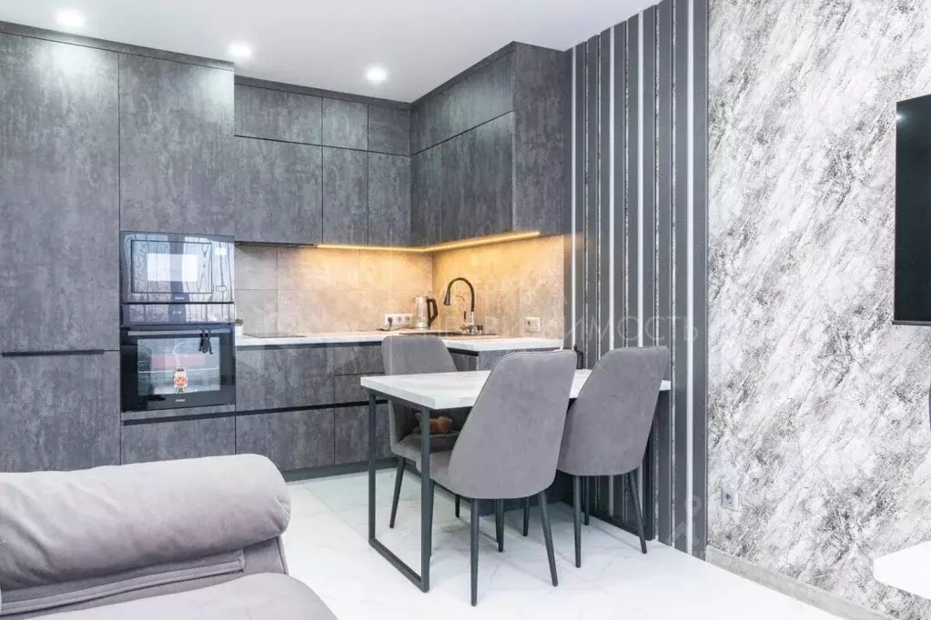 2-к кв. Тюменская область, Тюмень Харьковская ул., 74 (54.2 м) - Фото 1