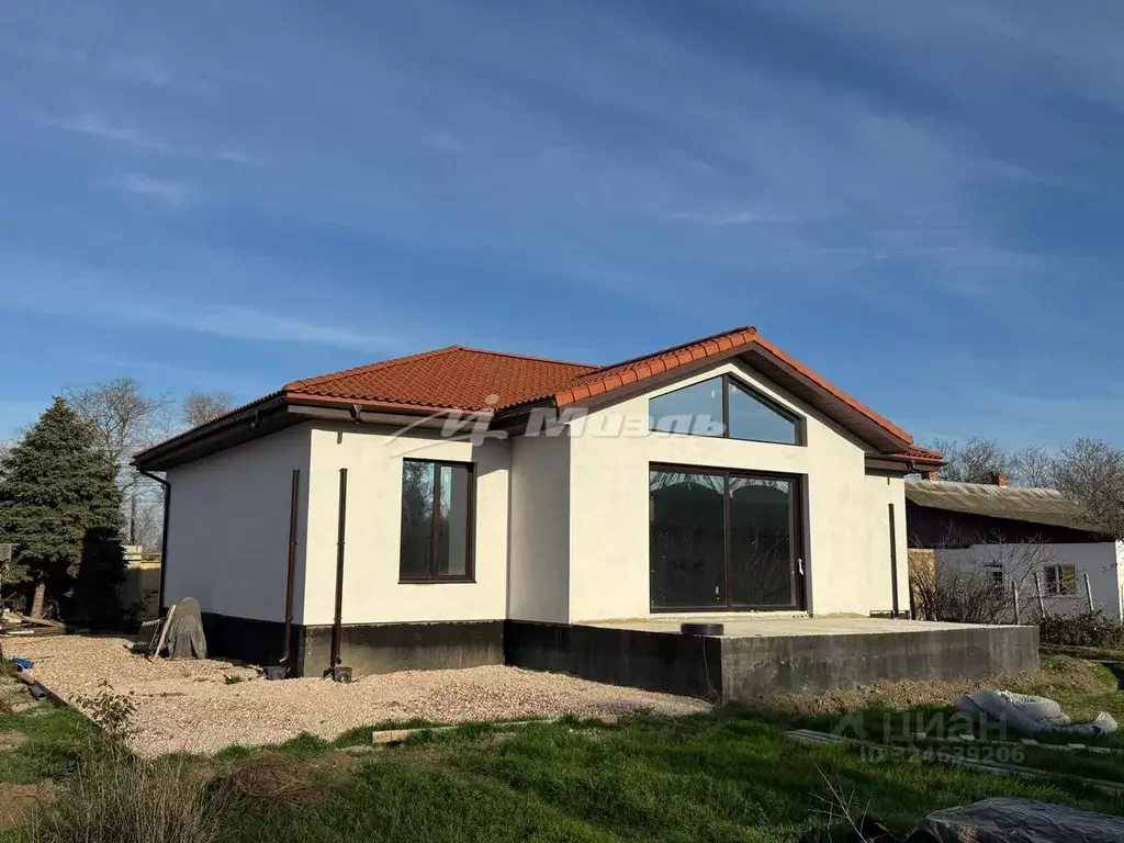 Коттедж в Крым, Симферопольский район, Гвардейское пгт ул. Бирюкова, ... - Фото 1