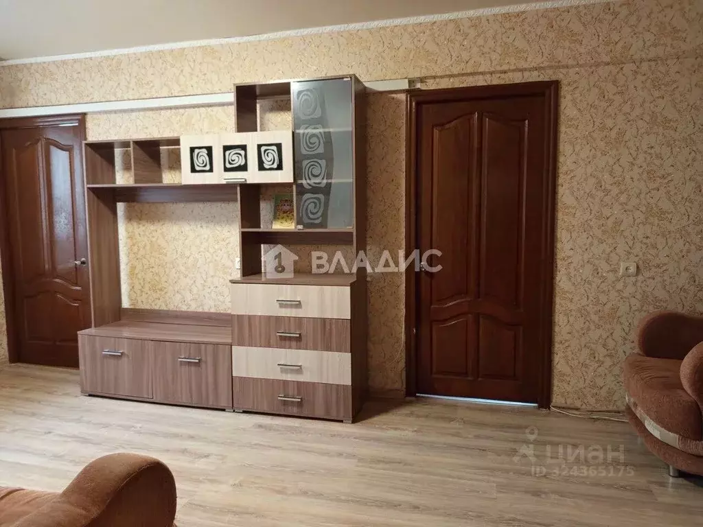 3-к кв. Брянская область, Брянск ул. Любезного, 7 (58.0 м) - Фото 2