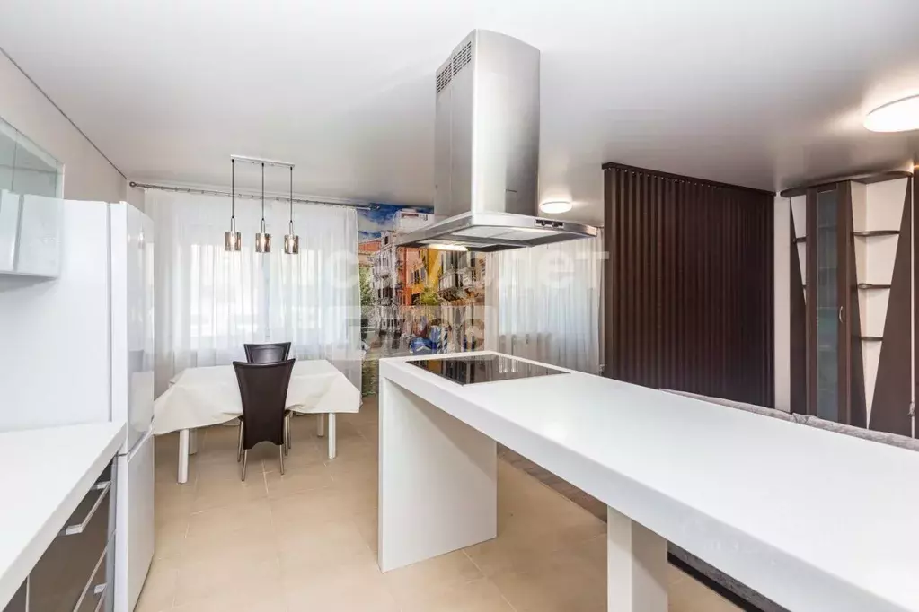 2-к кв. Алтайский край, Барнаул ул. Антона Петрова, 222А (80.0 м) - Фото 2