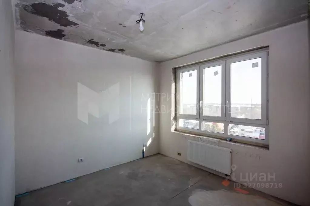 Студия Тюменская область, Тюмень Камчатская ул., 106 (32.0 м) - Фото 1