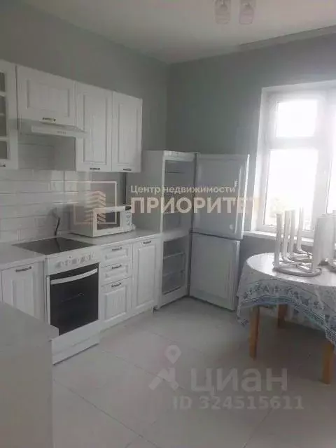 2-к кв. Саха (Якутия), Якутск ул. Свердлова, 2А (56.0 м) - Фото 1