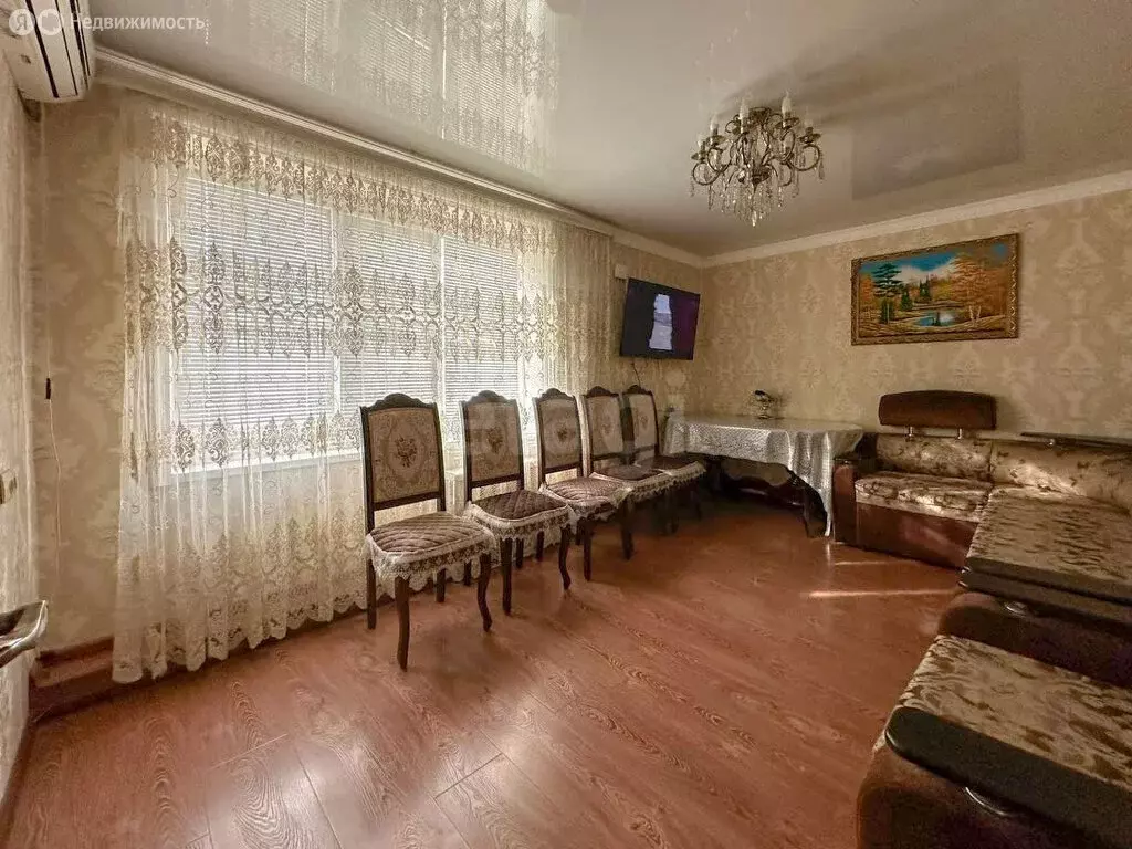 3-комнатная квартира: Чегем, улица Героя России А.С. Кярова, 4А (69.3 ... - Фото 1