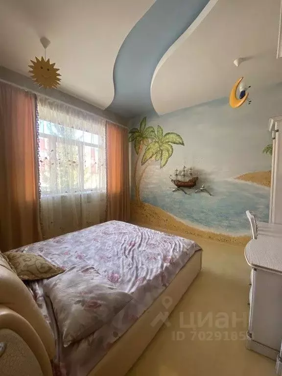 4-к кв. Омская область, Омск ул. Сазонова, 47 (160.0 м) - Фото 0