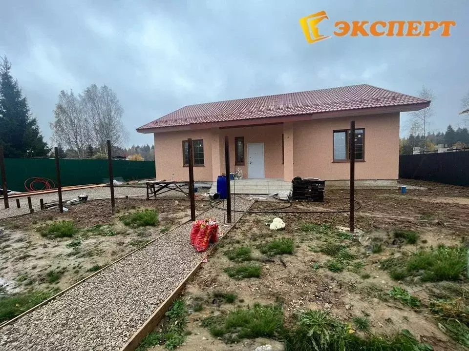 Дом в Калужская область, Жуковский муниципальный округ, Корсаково ... - Фото 1