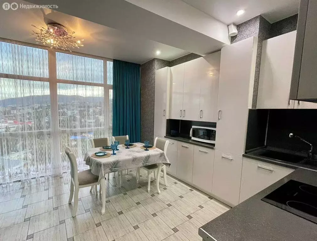 3-комнатная квартира: Сочи, микрорайон Больничный городок, Дагомысская ... - Фото 1