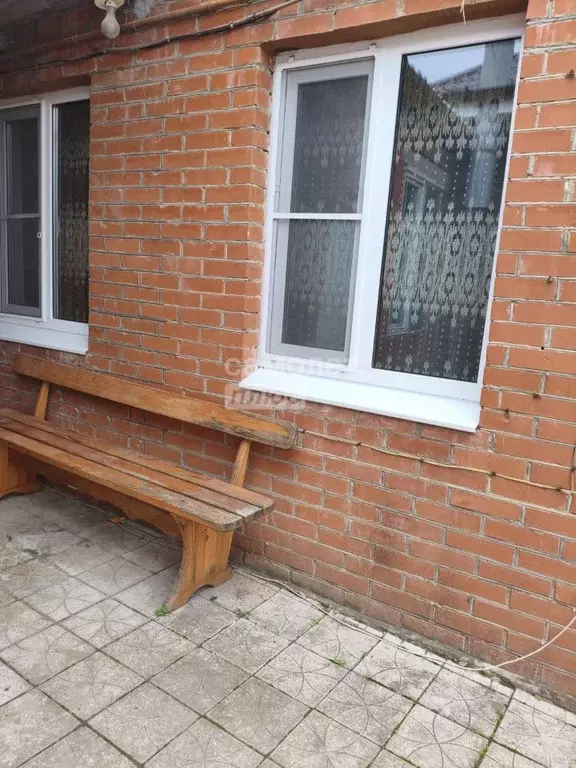 Дом в Краснодарский край, Абинский район, Ахтырское городское ... - Фото 1