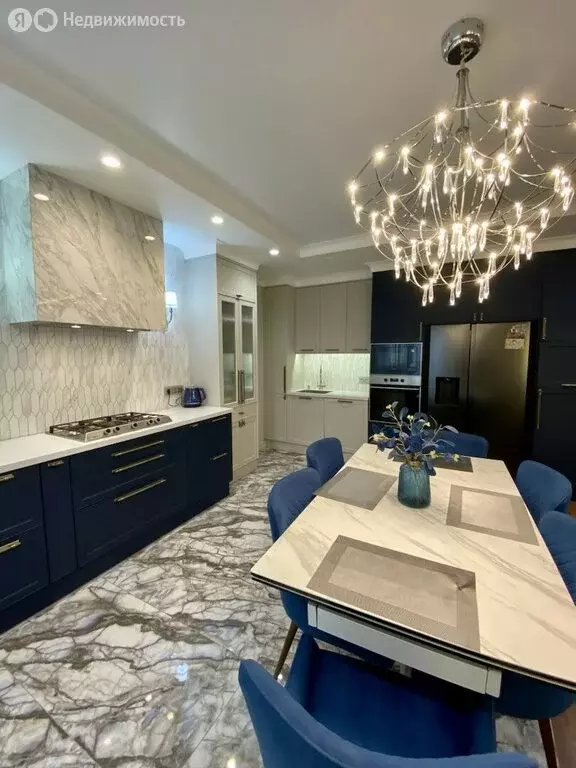 4-комнатная квартира: Астрахань, улица Власова, 6 (169.2 м) - Фото 1