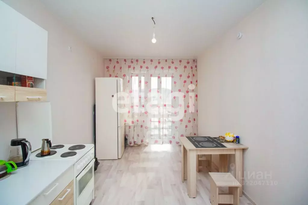 2-к кв. Красноярский край, Красноярск ул. Академгородок, 68 (58.8 м) - Фото 0