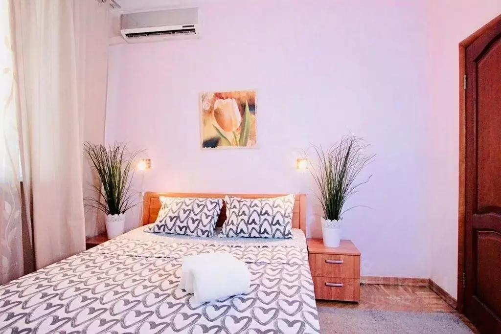 Квартира на сутки москва тверская 4. Суточная квартира в москве. Dublin house apartments room james joyce. Квартира посуточно в москве на тверской. Квартира посуточно в москве на тверской.