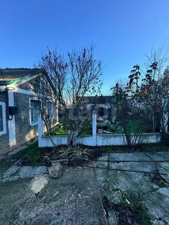 Дом в Крым, Бахчисарайский район, с. Угловое ул. Комарова, 9 (77 м) - Фото 0