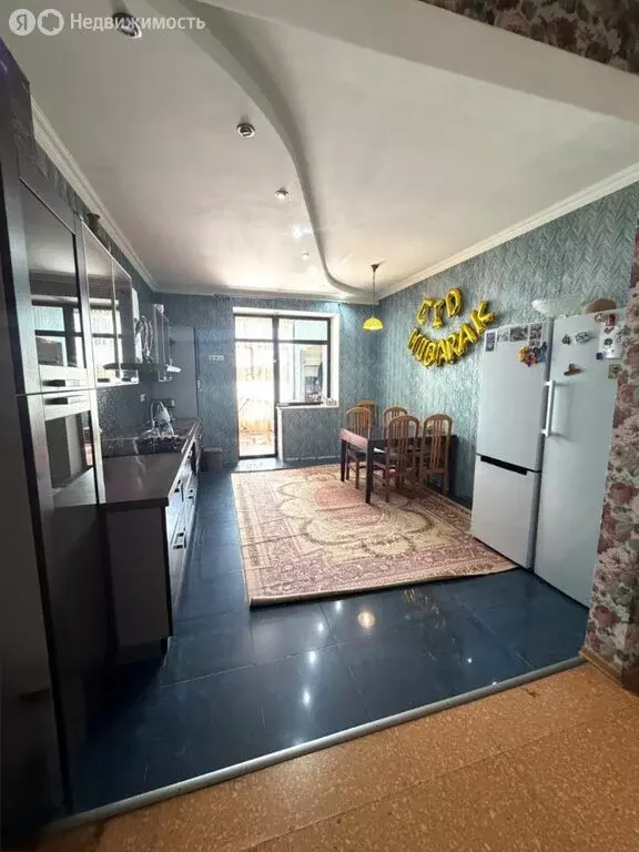 3-комнатная квартира: Махачкала, проспект Имама Шамиля, 43Е (156 м) - Фото 1