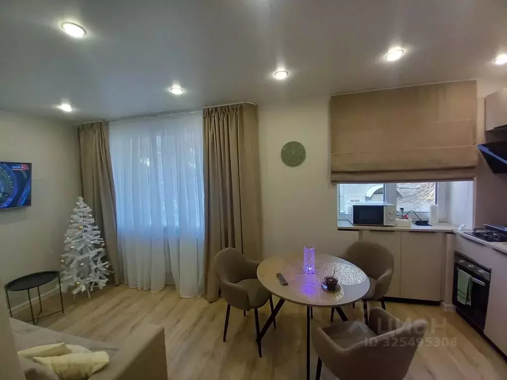 2-к кв. Псковская область, Псков ул. Максима Горького, 41/9 (32.0 м) - Фото 1