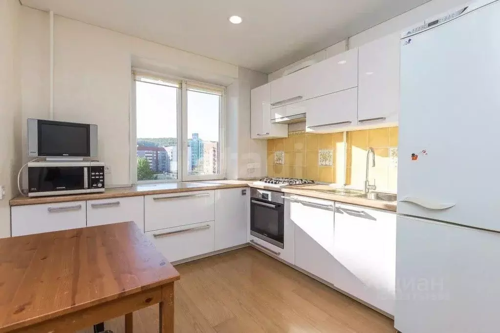 3-к кв. Башкортостан, Уфа ул. Юрия Гагарина, 12/1 (68.6 м) - Фото 1