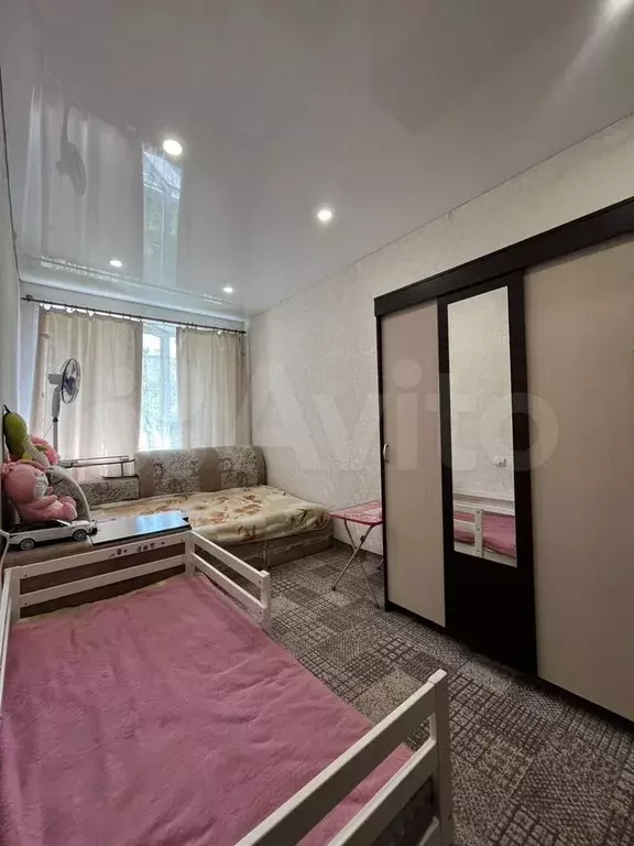 Комната 15 м в 3-к., 2/3 эт. - Фото 0