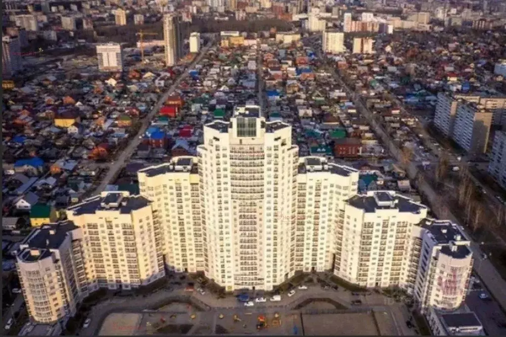 3-к кв. Свердловская область, Екатеринбург ул. Чкалова, 124 (96.0 м) - Фото 0