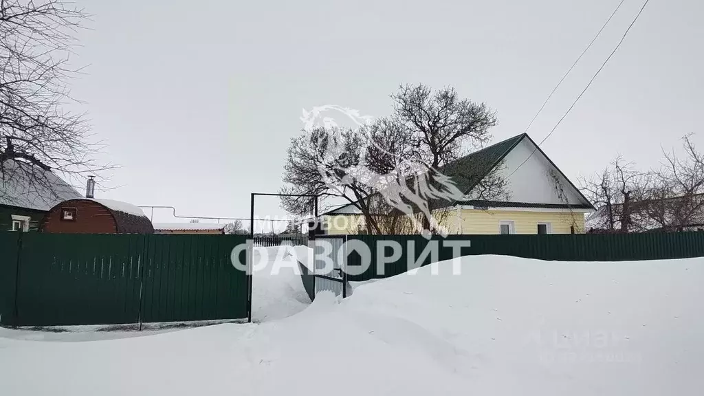 Дом в Оренбургская область, Беляевский район, с. Крючковка Светлый ... - Фото 1