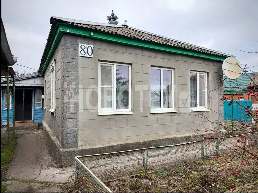 Дом в Краснодарский край, Каневская ст-ца ул. Комарова, 80 (85 м) - Фото 1