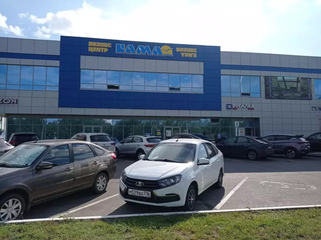 Помещение свободного назначения в Татарстан, Набережные Челны просп. ... - Фото 1