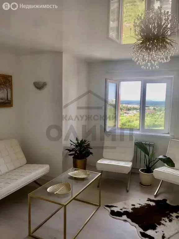 2-комнатная квартира: Калуга, улица Фомушина, 31 (50 м) - Фото 0