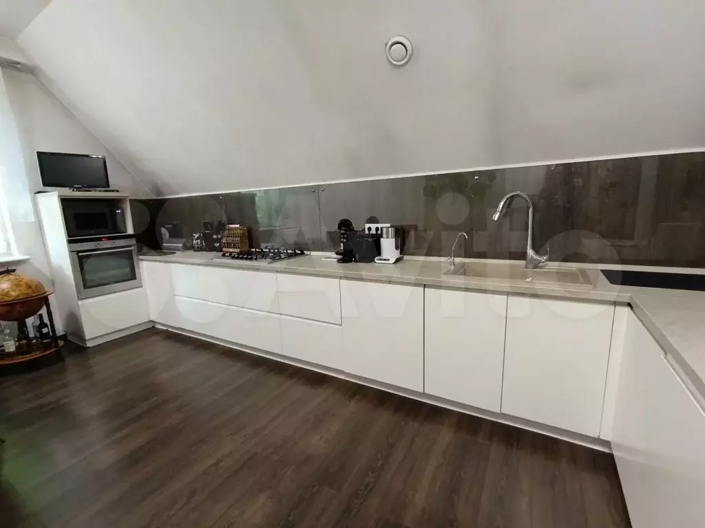 3-к. квартира, 100 м, 3/3 эт. - Фото 1