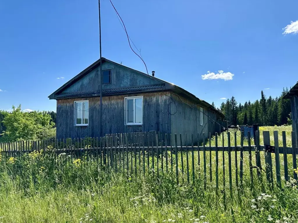 Дом в Пермский край, Ильинский муниципальный округ, д. Катаевы 17/2 ... - Фото 1