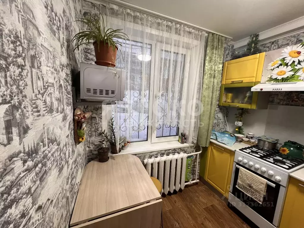 3-к кв. Пермский край, Березники ул. Свердлова, 63 (59.3 м) - Фото 0