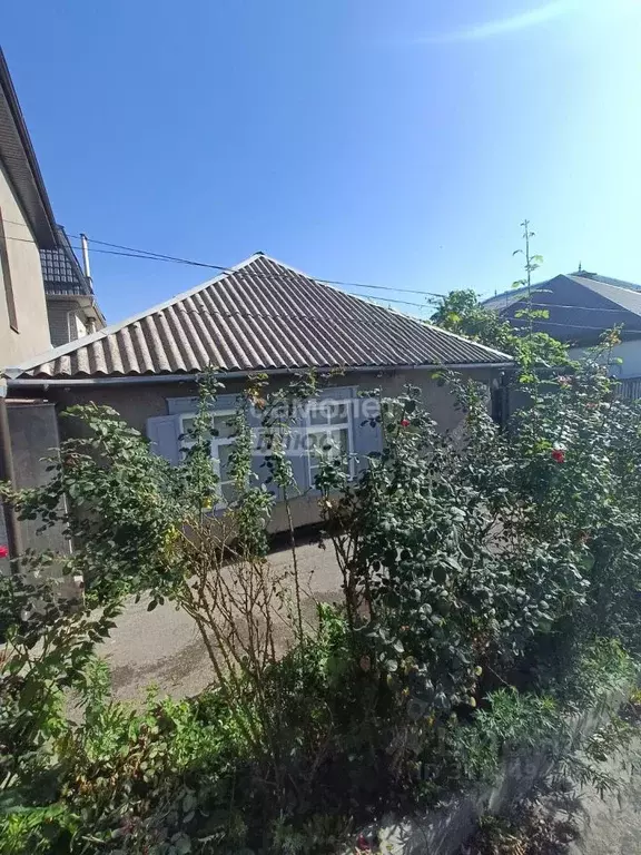 Дом в Кабардино-Балкария, Нальчик Коммунистическая ул., 8 (51 м) - Фото 1