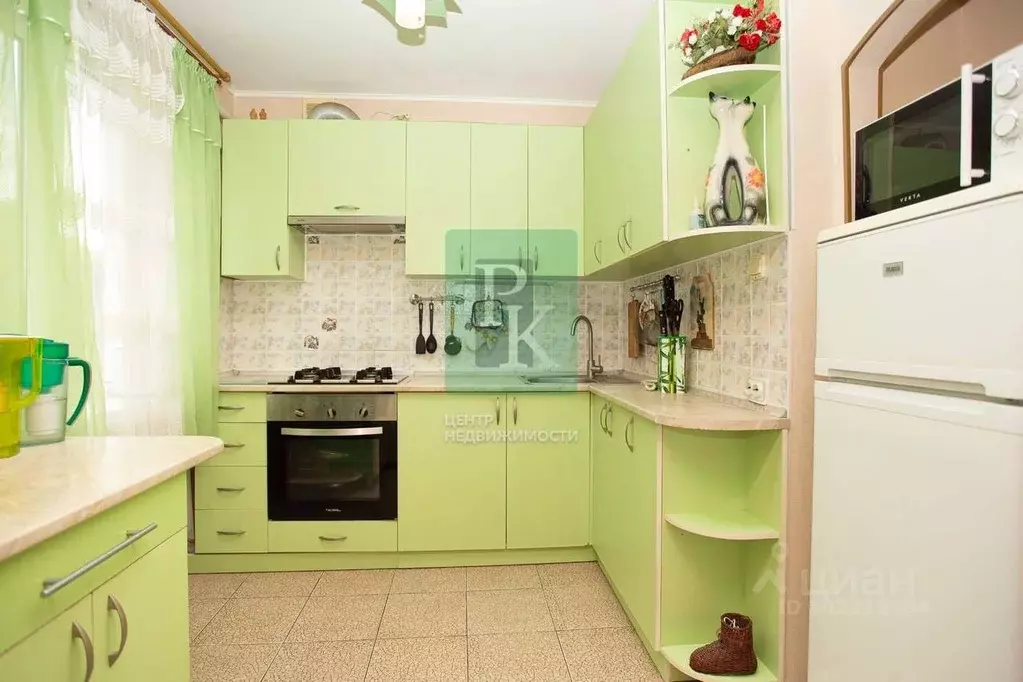 2-к кв. Севастополь ш. Симферопольское, 40 (42.8 м) - Фото 2