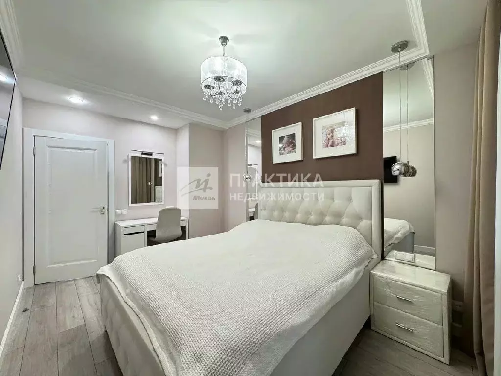 Продается 3-комнатная квартира - Фото 1