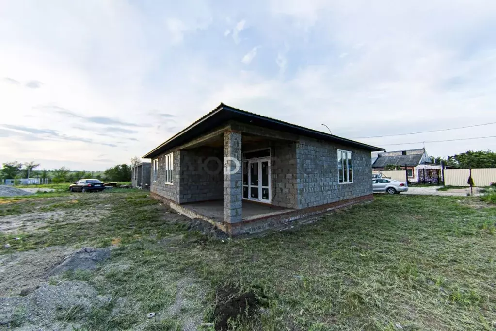 Дом в Саратовская область, Саратов Латухино мкр, 3-й кв-л,  (102 м) - Фото 0