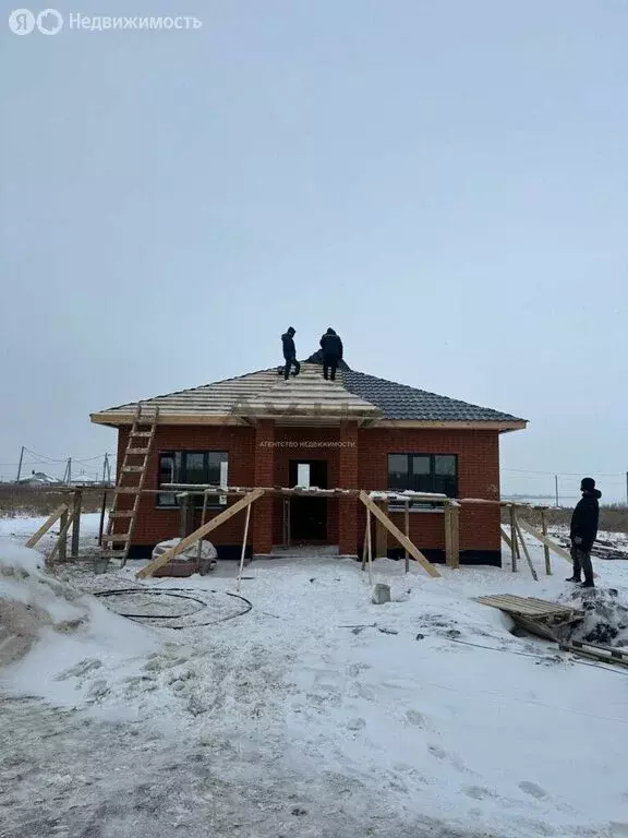 Дом в Тукаевский район, деревня Азьмушкино, микрорайон Подсолнухи, ... - Фото 0
