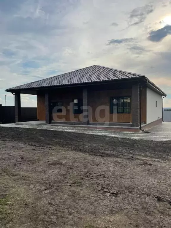 Дом в Белгородская область, Корочанский район, Мелиховское с/пос, с. ... - Фото 2
